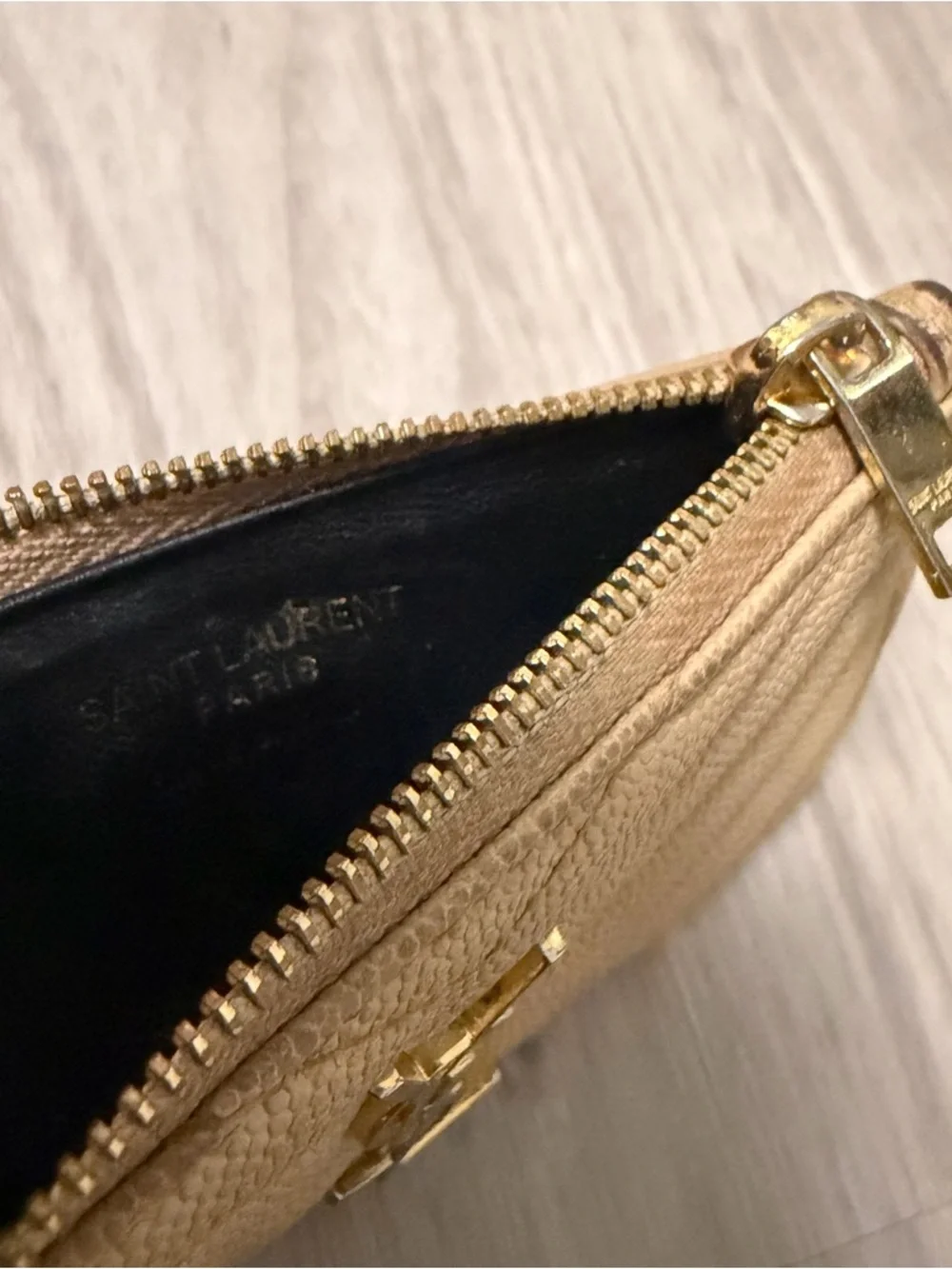 YSL Yves Saint Laurent Cassandre Matelassé Zipped Leather Card Case - Picture 8 of 9